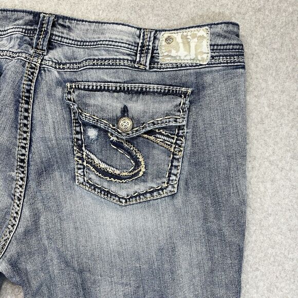 Silver Suki Flap Bermuda Shorts Women’s 24 Distressed Stone Wash Denim - Picture 11 of 16